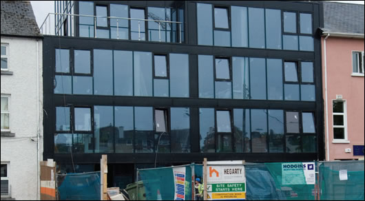 Forster Street The new development at Forster Street is wedged between two buildings, a challenge which resulted in a design that makes the most of natural light where available